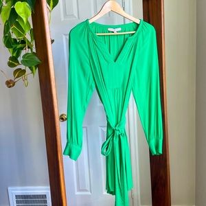 Banana Republic. Green crepe dress with tie belt. Size 4.
